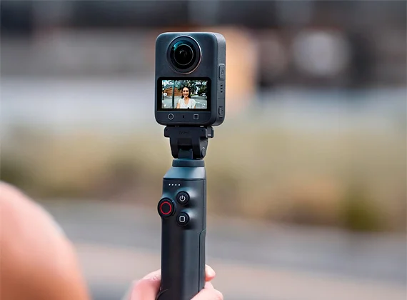 DJI FIP in hand